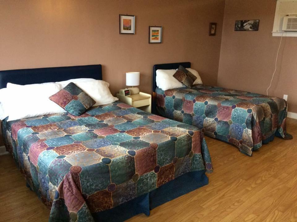Webbers Lake Charlotte Motel Queen And Double Bed Εξωτερικό φωτογραφία