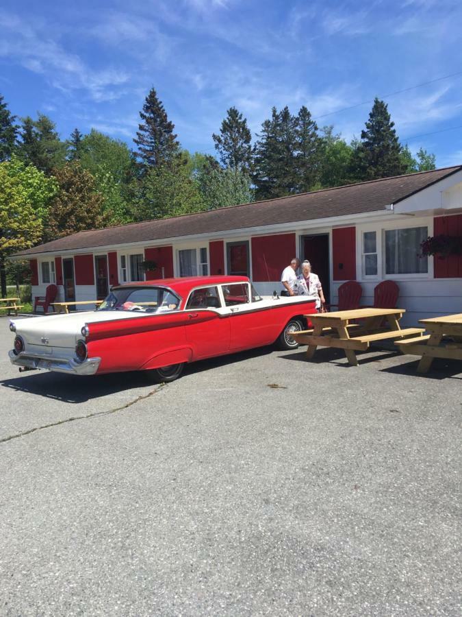 Webbers Lake Charlotte Motel Queen And Double Bed Εξωτερικό φωτογραφία