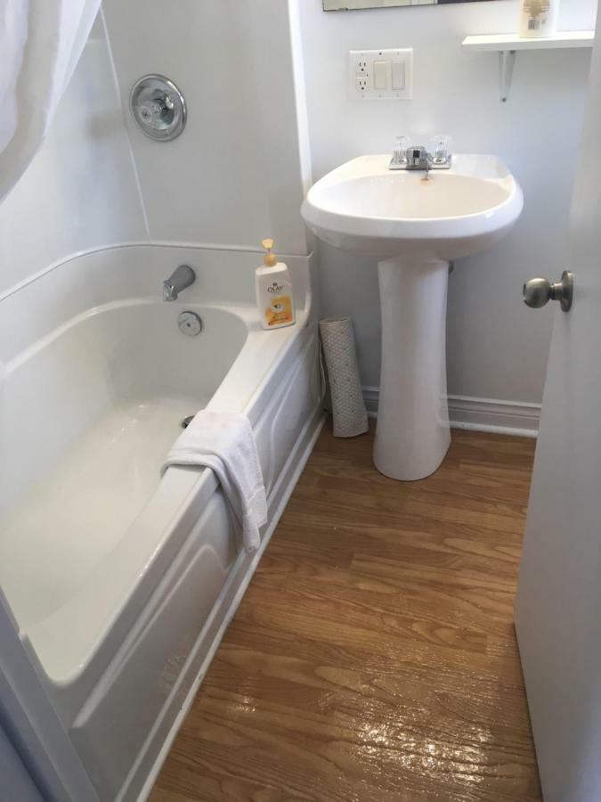 Webbers Lake Charlotte Motel Queen And Double Bed Εξωτερικό φωτογραφία